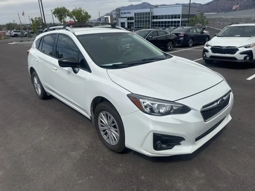 2017 Subaru Impreza 2.0i Premium photo 1