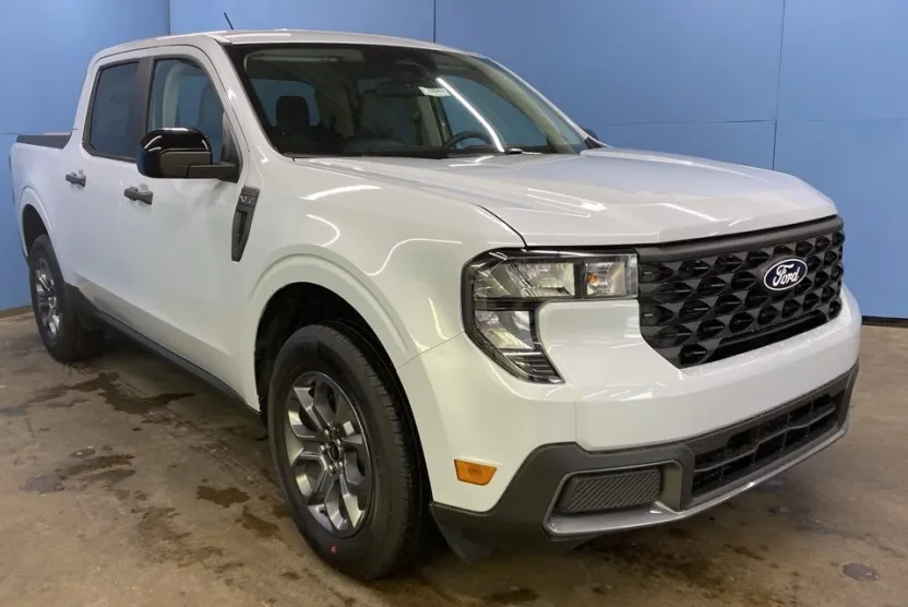 2025 Ford Maverick XLT photo 1
