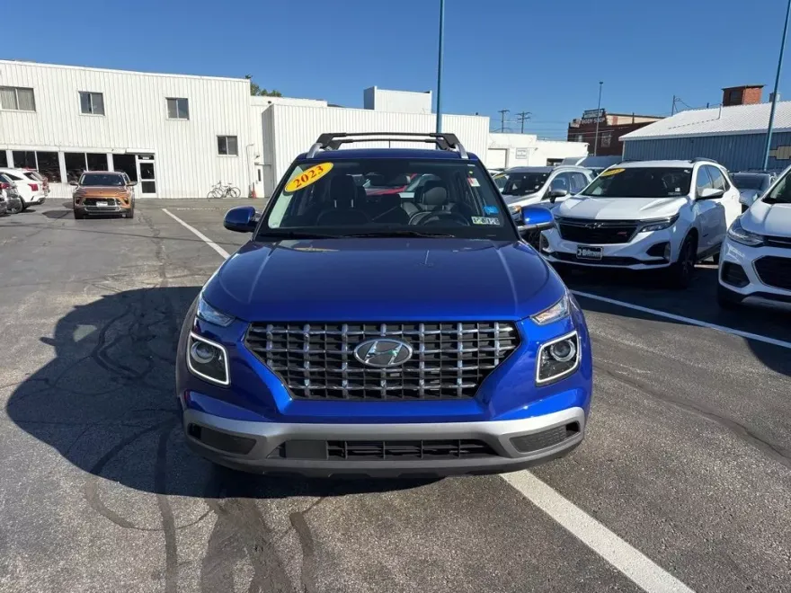 2023 Hyundai Venue SEL Limited photo 1