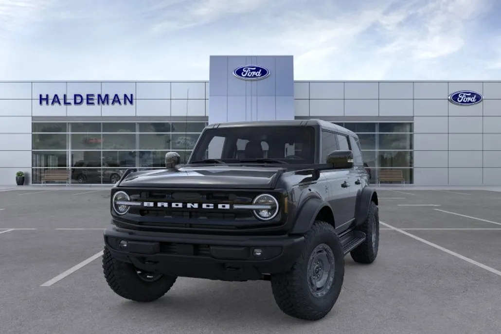 2025 Ford Bronco Outer Banks photo 1