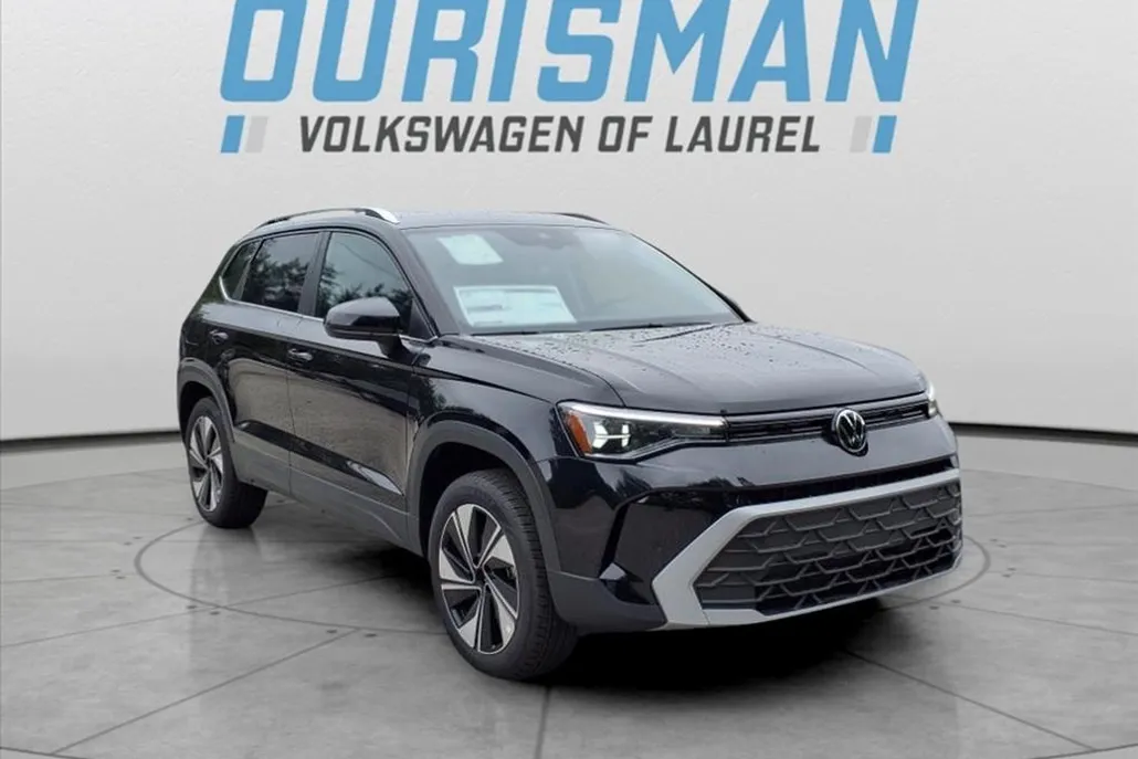 2025 Volkswagen Taos SE photo 1