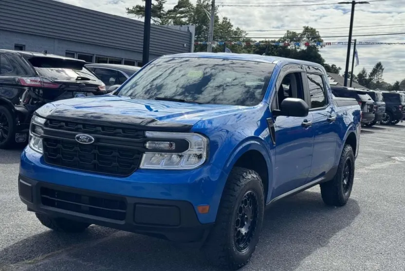 2022 Ford Maverick XL photo 1