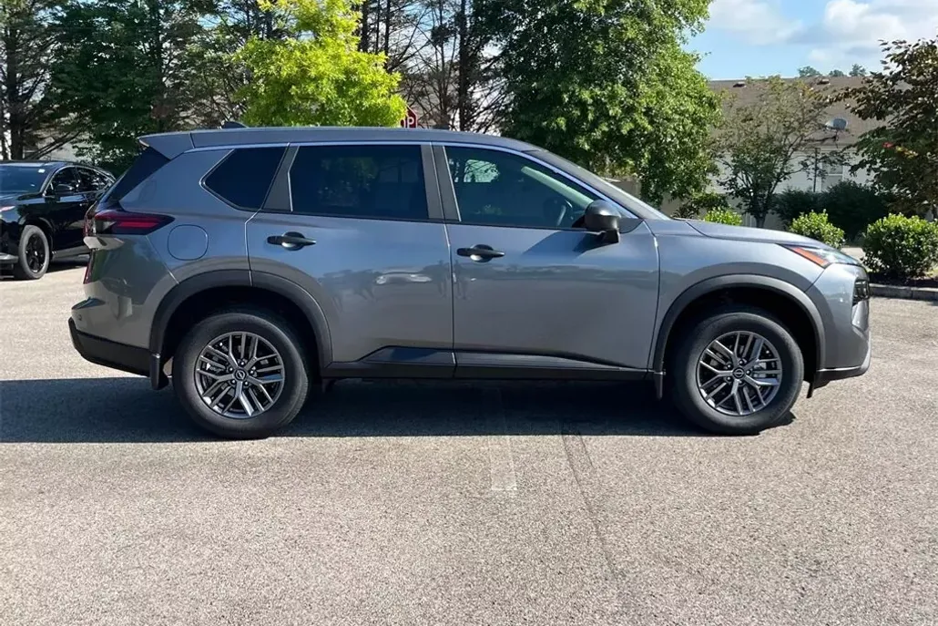 2026 Nissan Rogue S photo 1