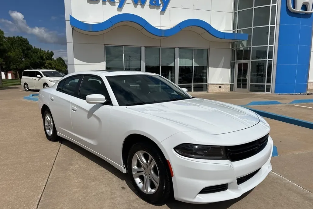 2022 Dodge Charger SXT photo 1