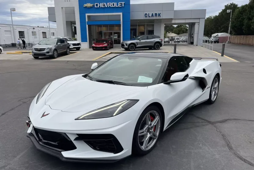 2020 Chevrolet Corvette Stingray 2LT photo 1