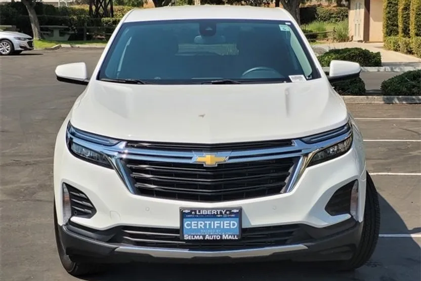 2024 Chevrolet Equinox LT photo 1