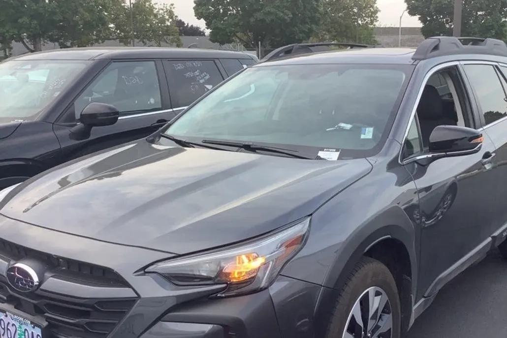 2025 Subaru Outback Limited photo 1