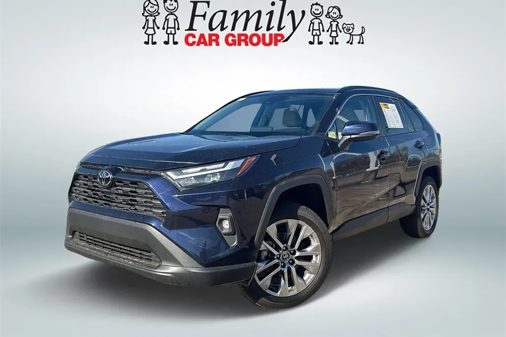 2024 Toyota RAV4 XLE Premium photo 1