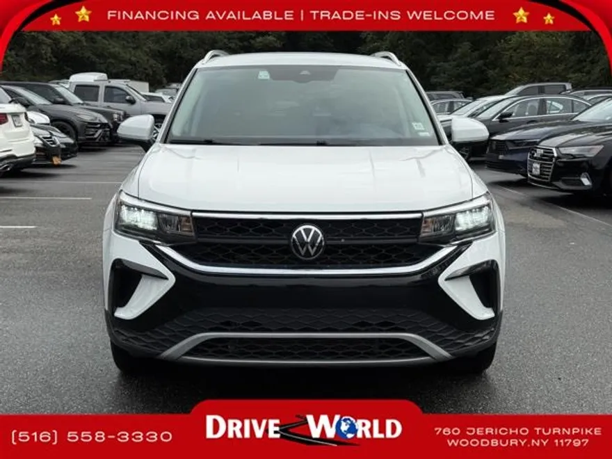 2023 Volkswagen Taos SE photo 1
