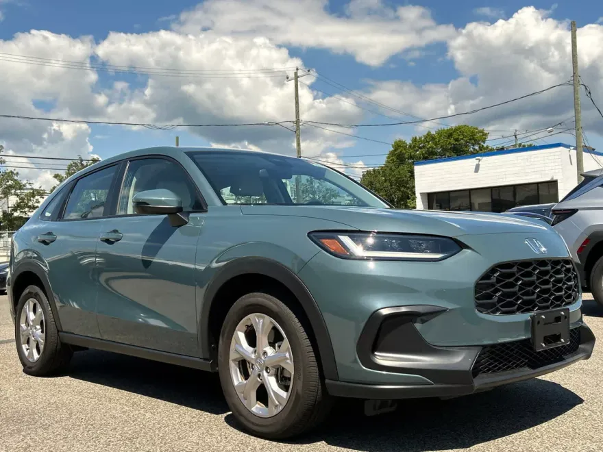 2025 Honda HR-V LX photo 1