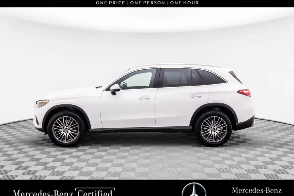 2025 Mercedes Benz GLC 300 4MATIC photo 1
