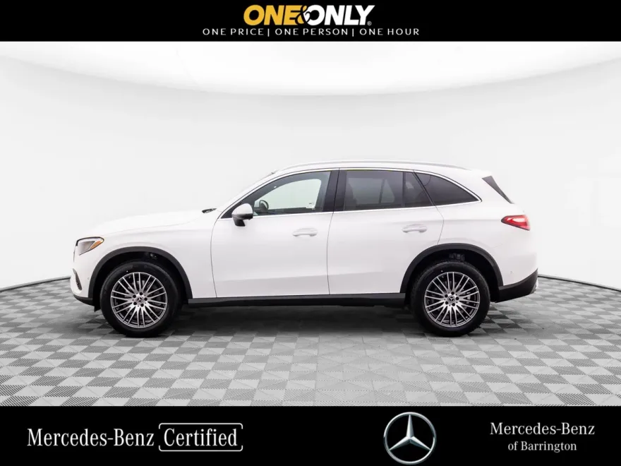 2025 Mercedes Benz GLC 300 4MATIC photo 1