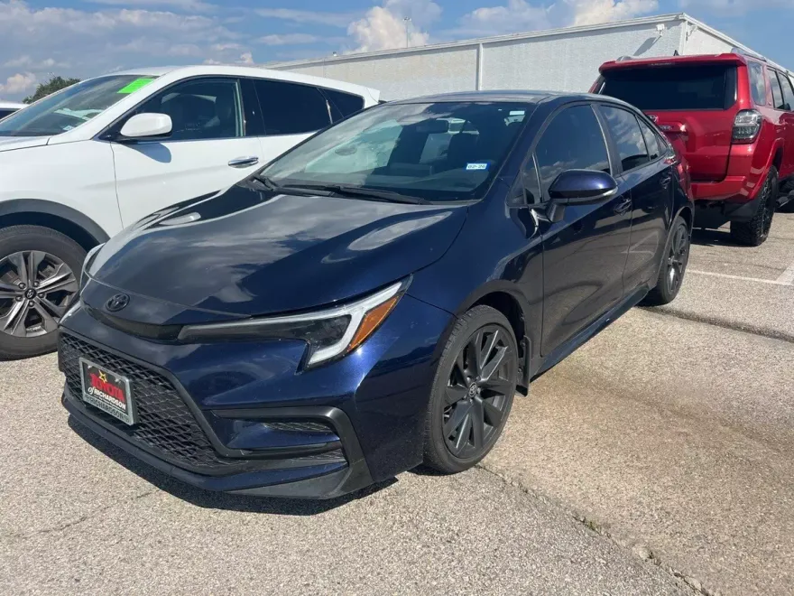 2024 Toyota Corolla SE photo 1