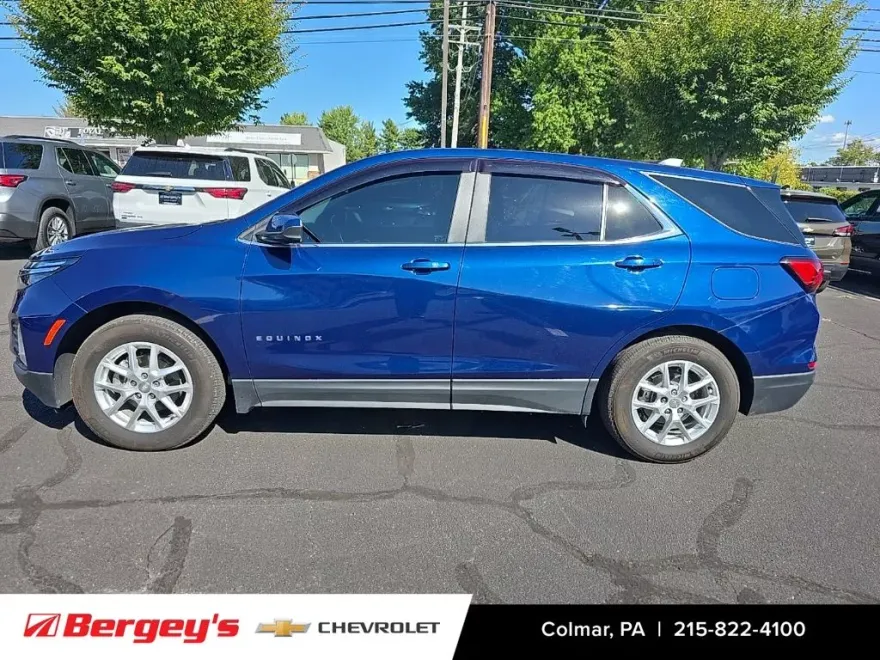 2022 Chevrolet Equinox LT photo 1