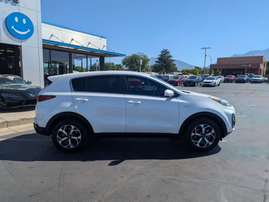 2022 Kia Sportage LX photo 1