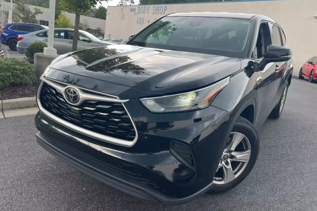 2022 Toyota Highlander L photo 1
