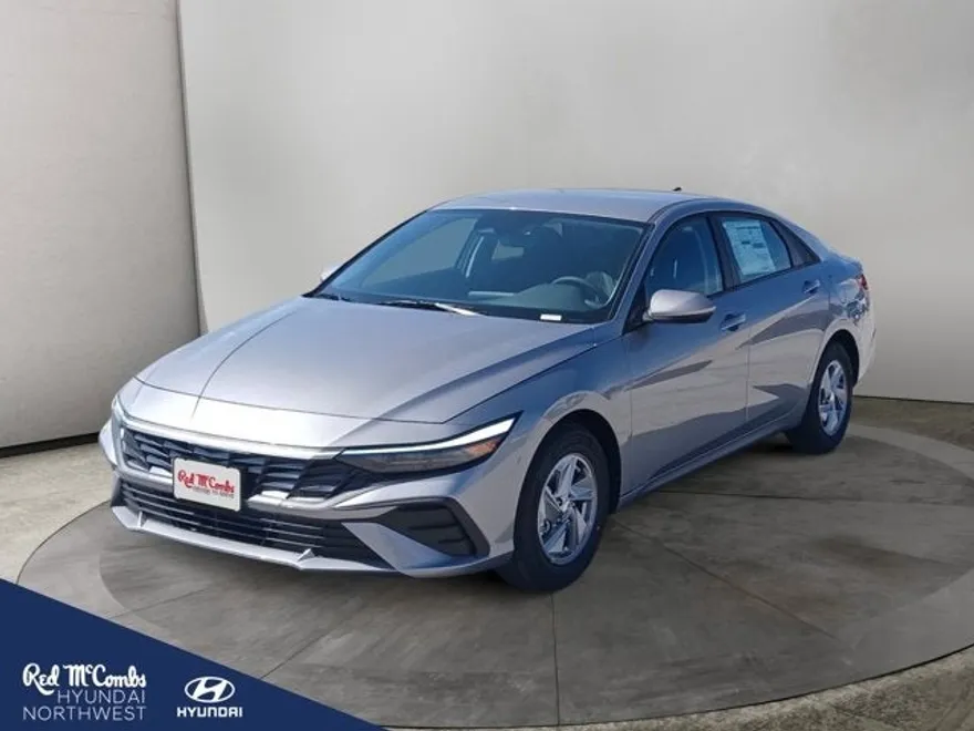 2025 Hyundai Elantra SE photo 1
