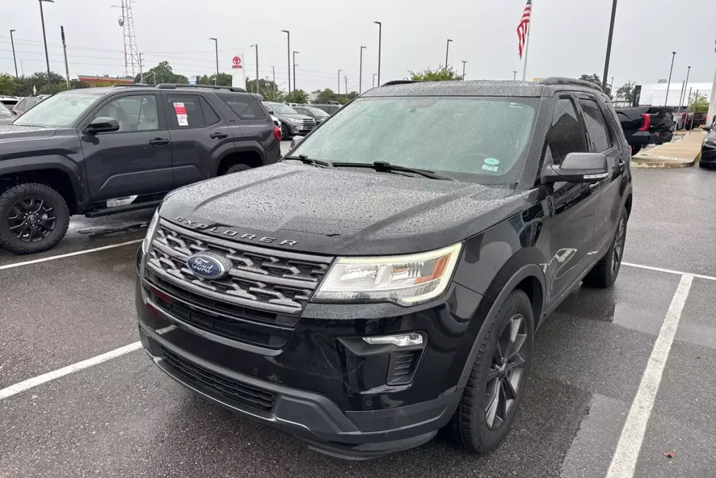 2018 Ford Explorer XLT photo 1