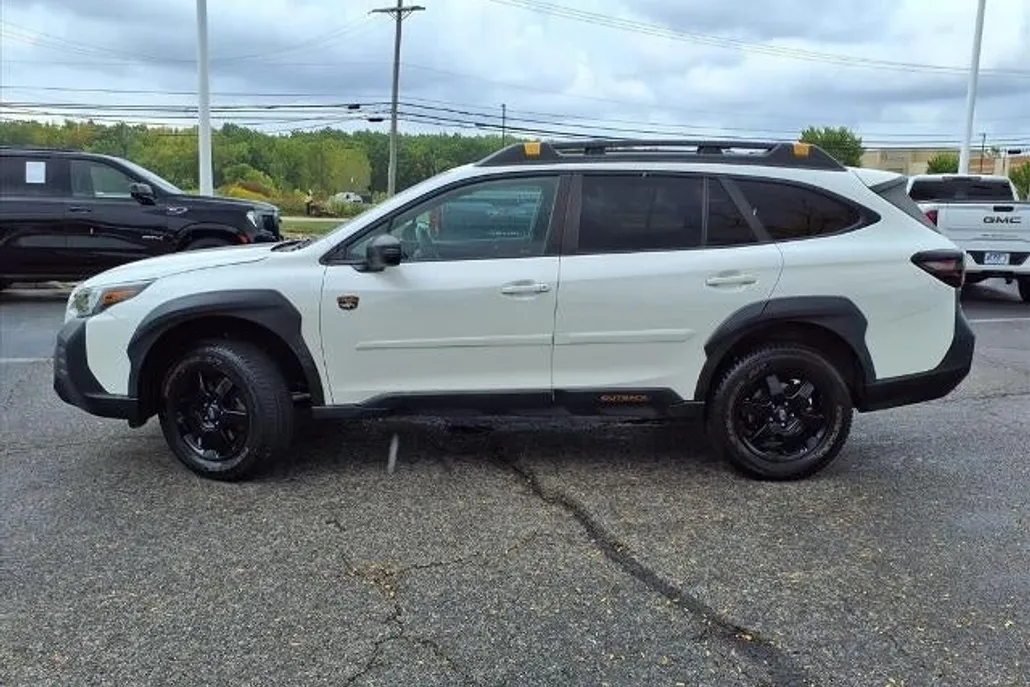 2022 Subaru Outback Wilderness photo 1