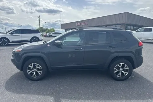 2017 Jeep Cherokee Trailhawk photo 2