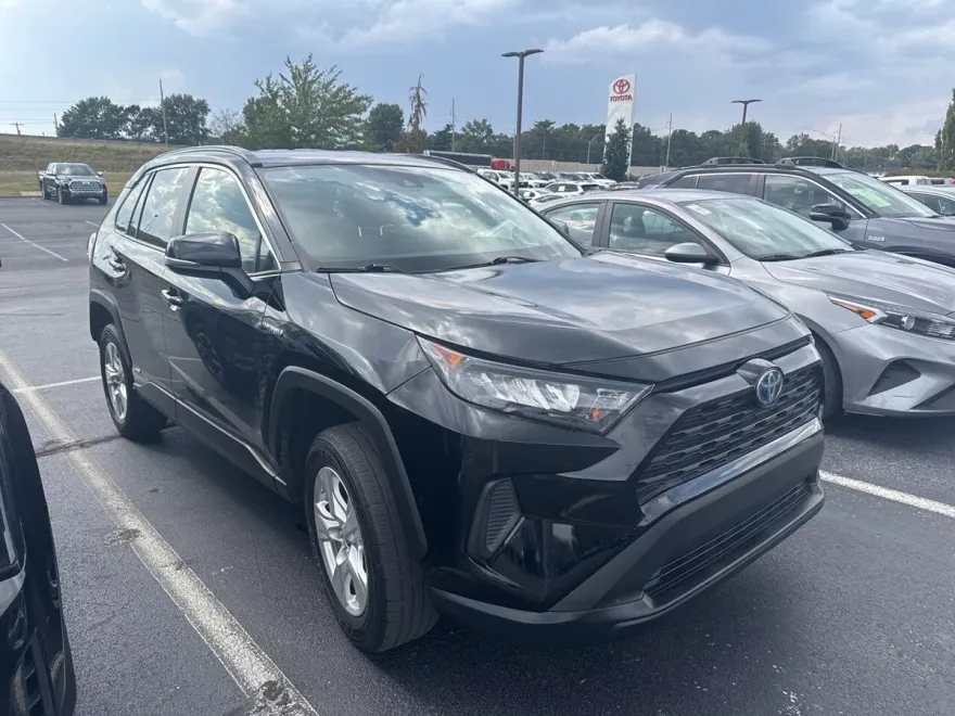 2021 Toyota RAV4 Hybrid LE photo 1