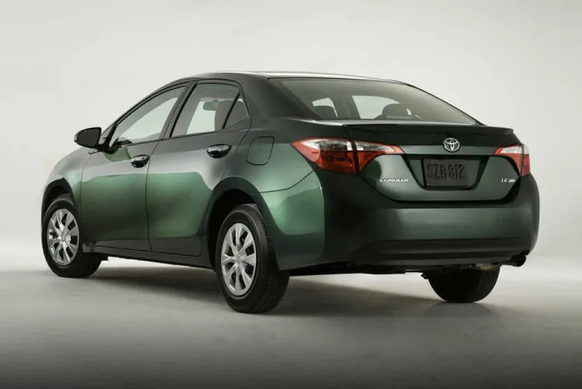 2014 Toyota Corolla LE photo 1