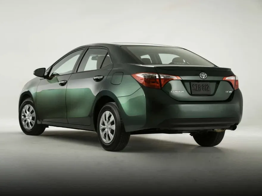 2014 Toyota Corolla LE photo 1