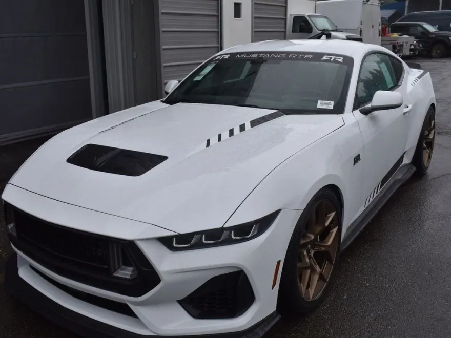2025 Ford Mustang GT photo 1