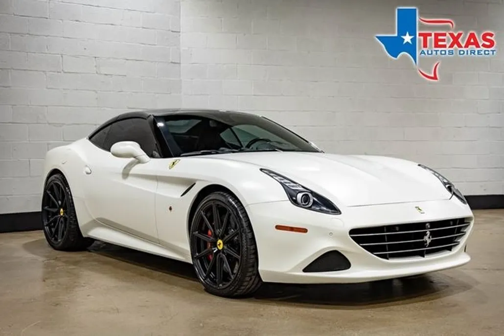 2016 Ferrari California T photo 1