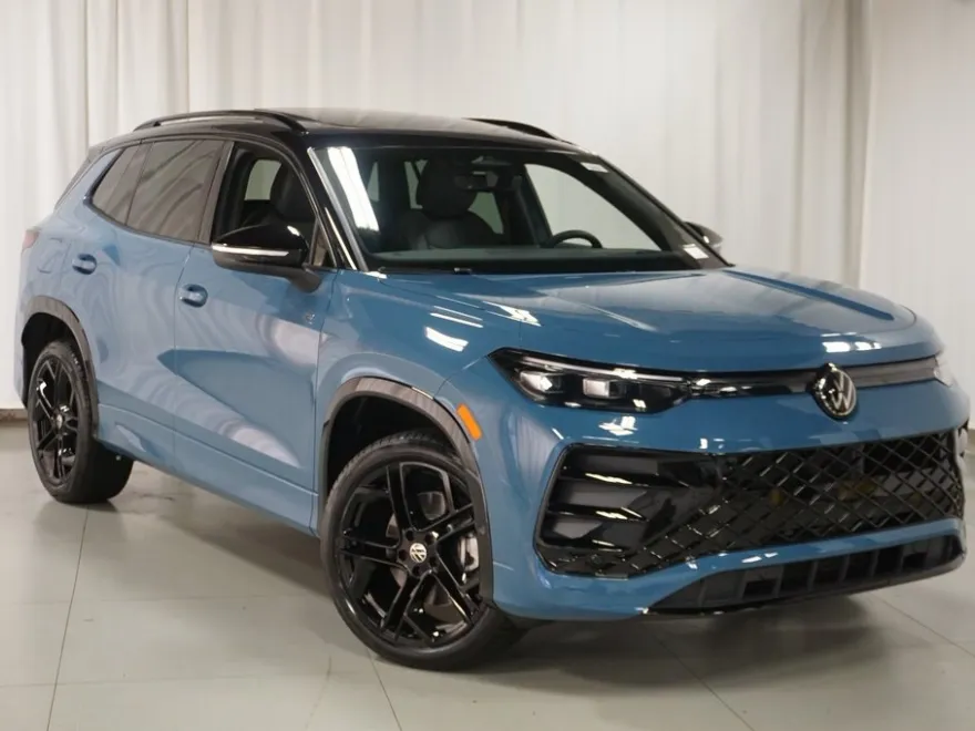 2025 Volkswagen Tiguan SE R-Line Black photo 1