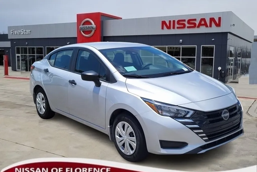 2025 Nissan Versa 1.6 S photo 1