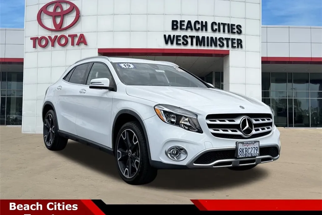 2019 Mercedes Benz GLA 250 photo 1