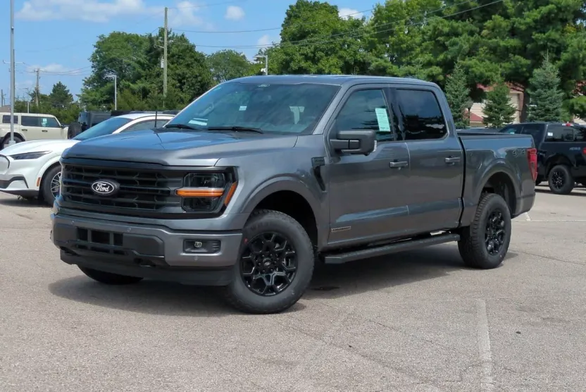 2025 Ford F-150 XLT photo 1