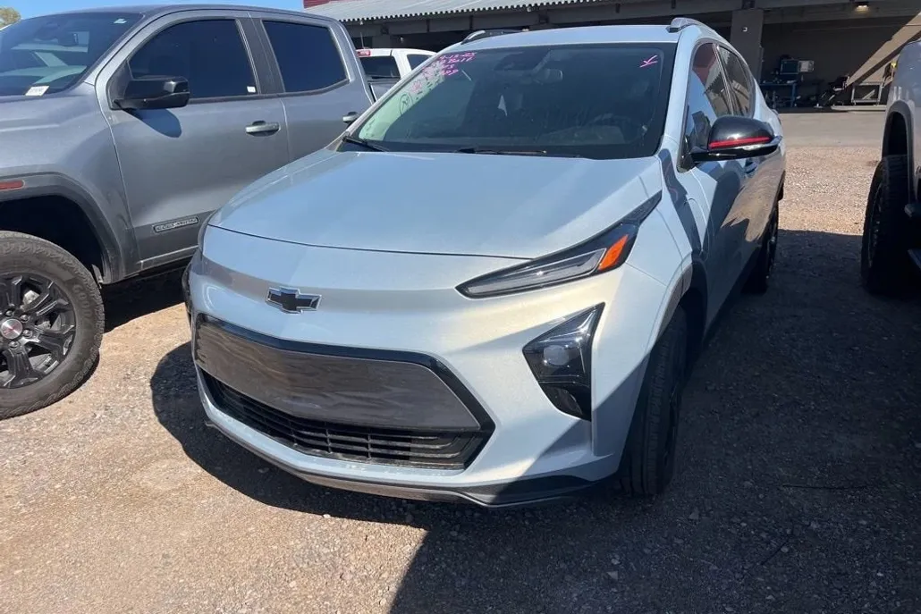 2023 Chevrolet Bolt EUV photo 1