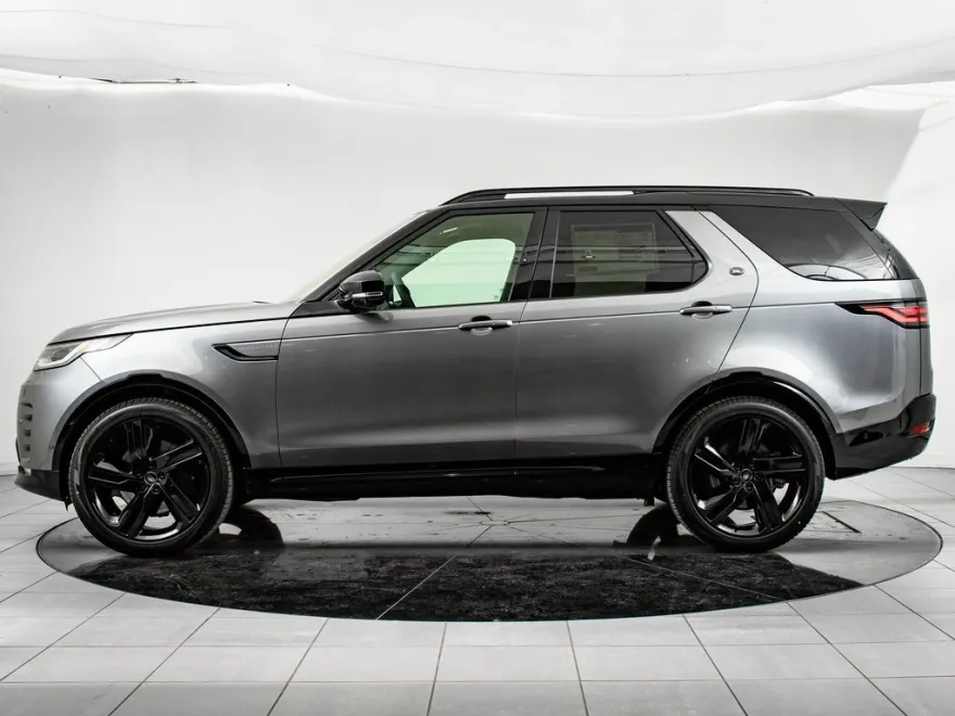 2025 Land Rover Discovery SE photo 1