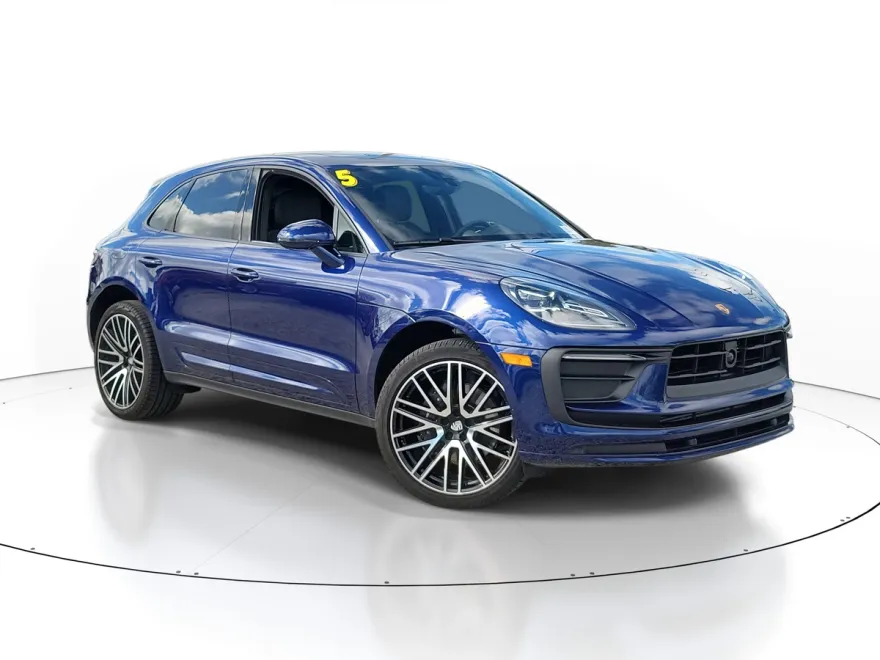 2025 Porsche Macan Base photo 1