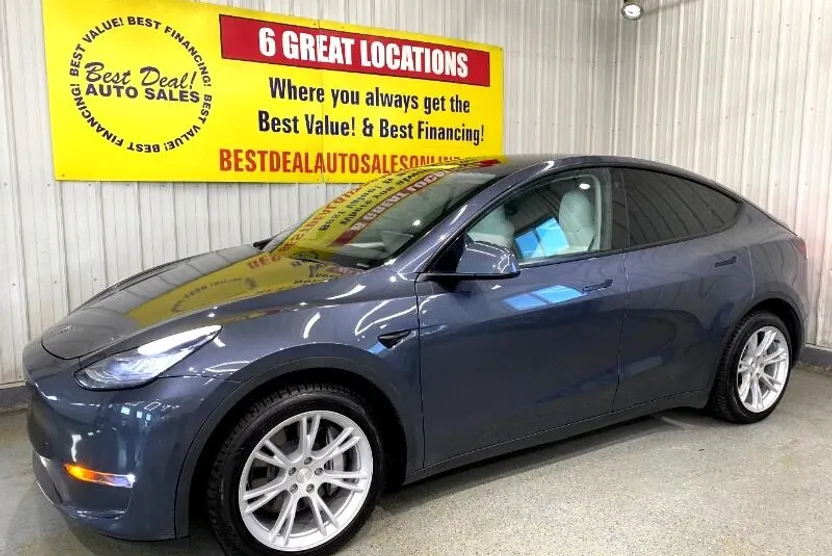 2023 Tesla Model Y Long Range photo 1