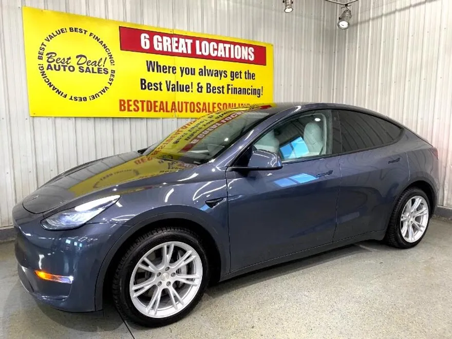 2023 Tesla Model Y Long Range photo 1
