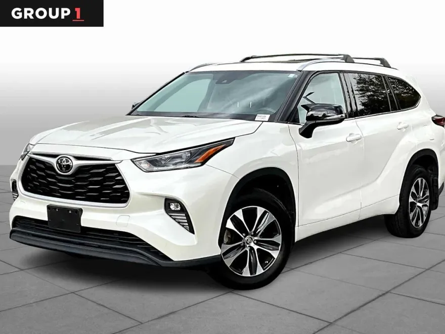 2021 Toyota Highlander XLE photo 1