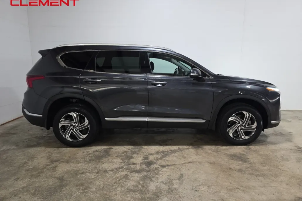 2022 Hyundai Santa Fe SEL photo 1