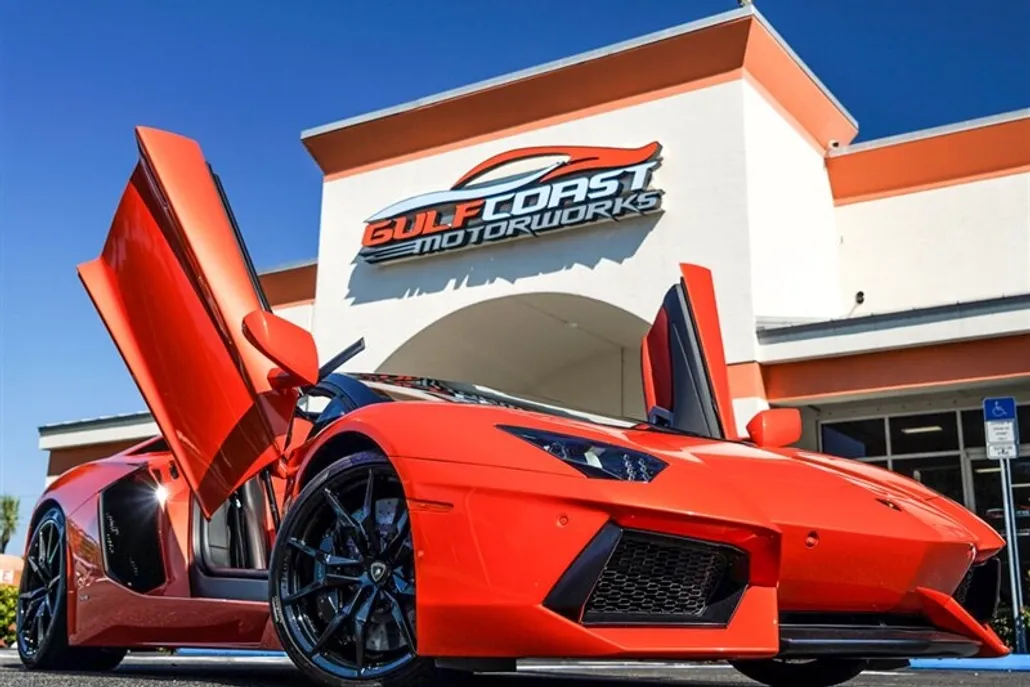 2014 Lamborghini Aventador LP 700-4 Roadster photo 1