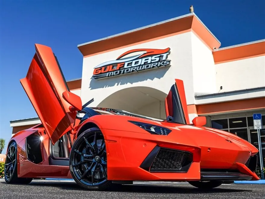 2014 Lamborghini Aventador LP 700-4 Roadster photo 1