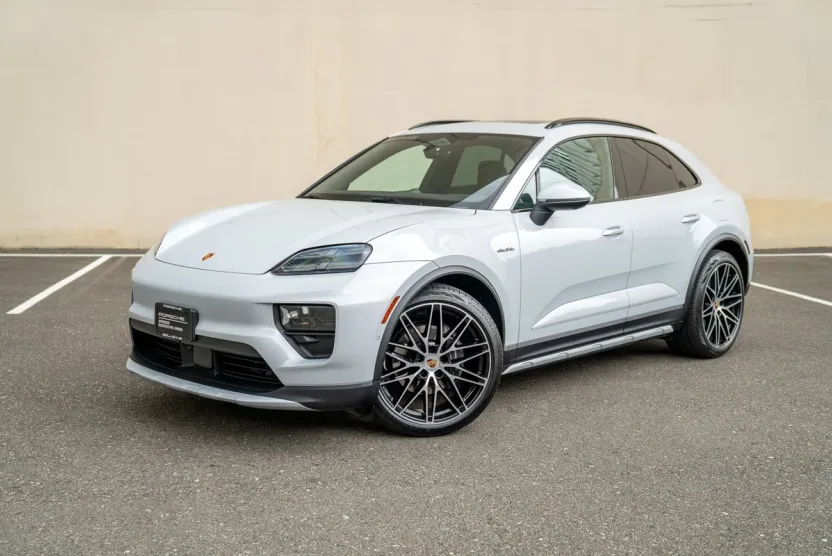 2025 Porsche Macan Electric photo 1