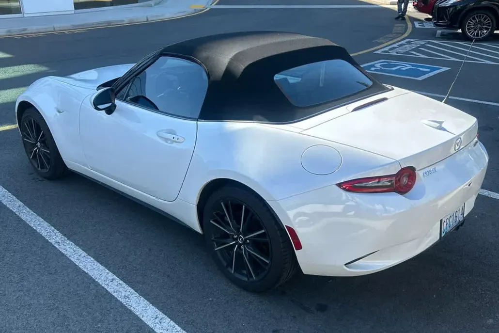 2024 Mazda MX-5 Miata Miata Grand Touring photo 1