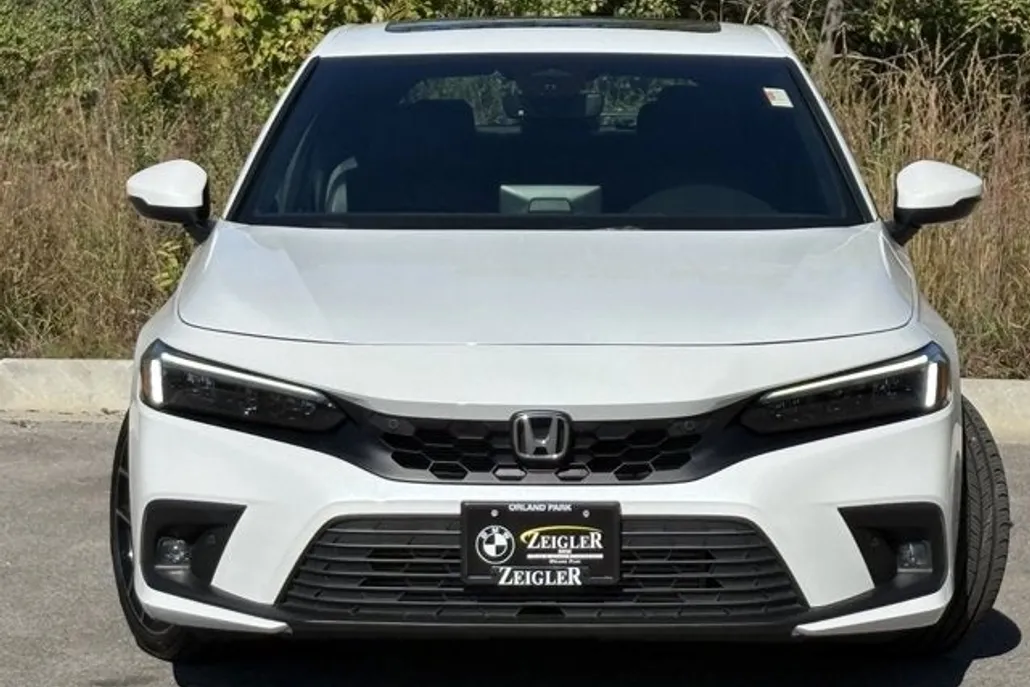 2022 Honda Civic Hatchback Sport Touring photo 1