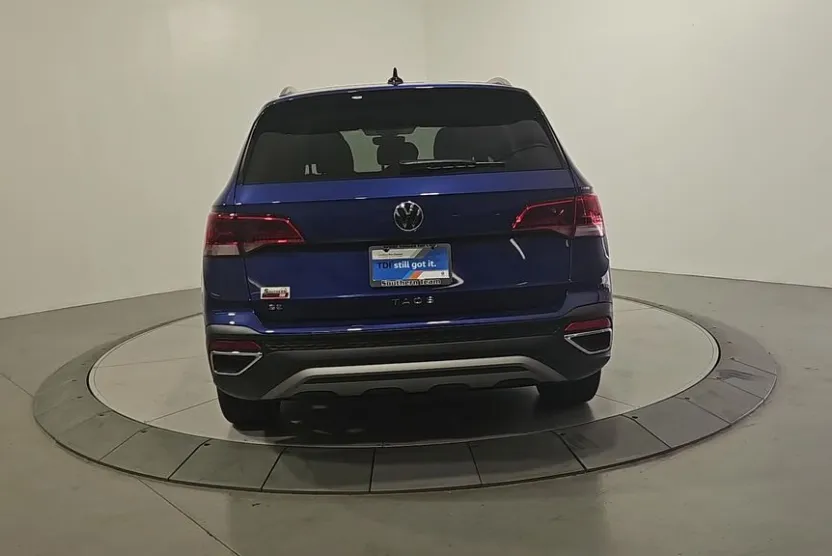 2024 Volkswagen Taos SE photo 1