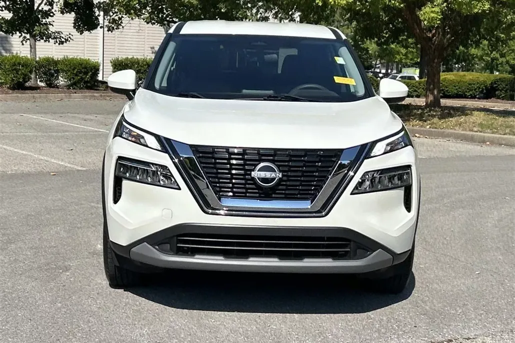 2023 Nissan Rogue SV photo 1