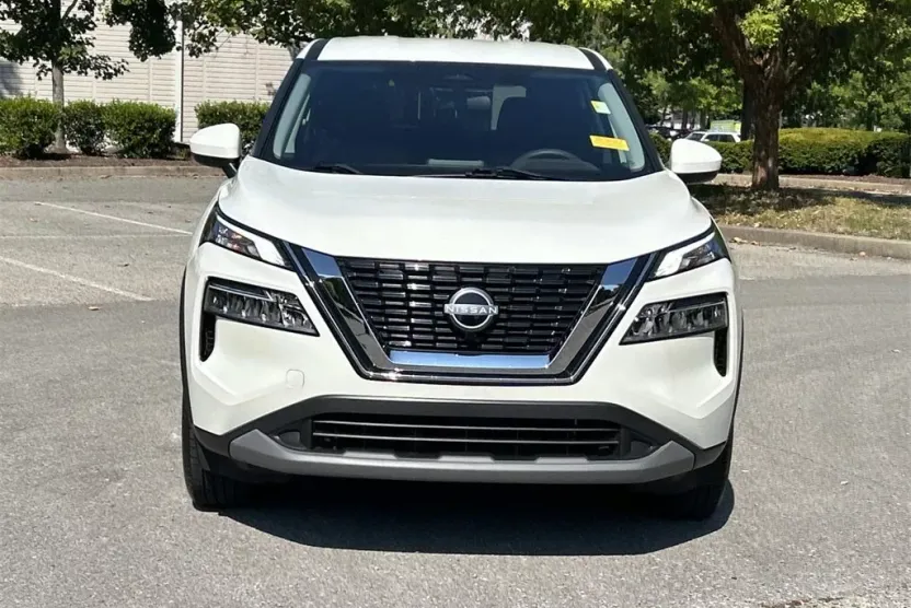 2023 Nissan Rogue SV photo 1