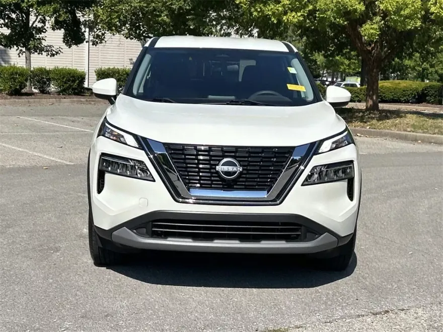 2023 Nissan Rogue SV photo 1