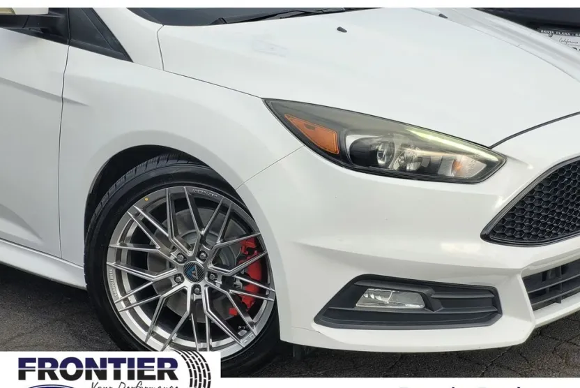 2015 Ford Focus ST photo 1